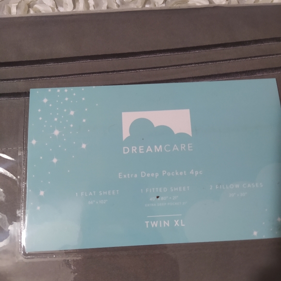 New XL twin sheets set. - Picture 11 of 12